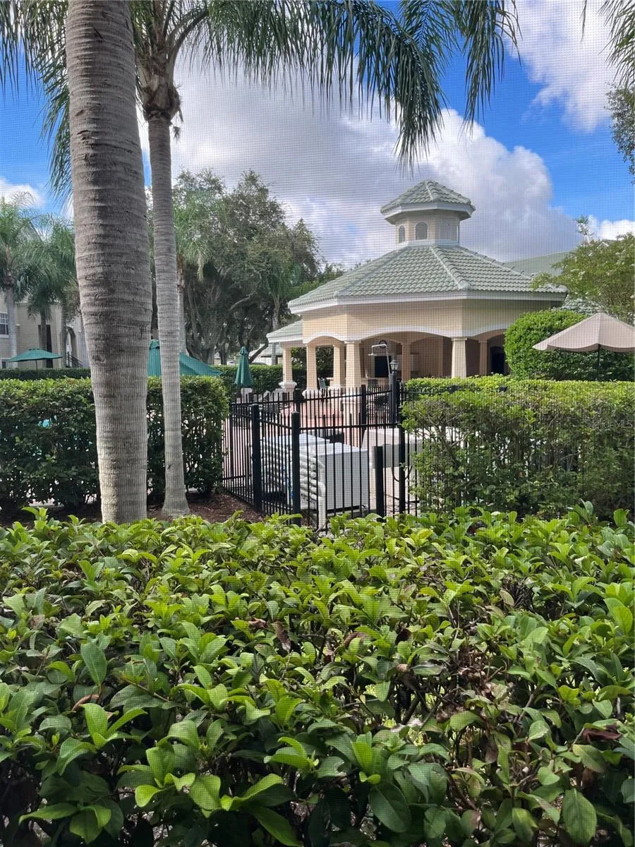 5152 NORTHRIDGE ROAD #106 Sarasota, FL 34238