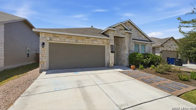 541 BLUE STEM RD New Braunfels, TX 78130