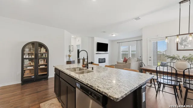 541 BLUE STEM RD New Braunfels, TX 78130