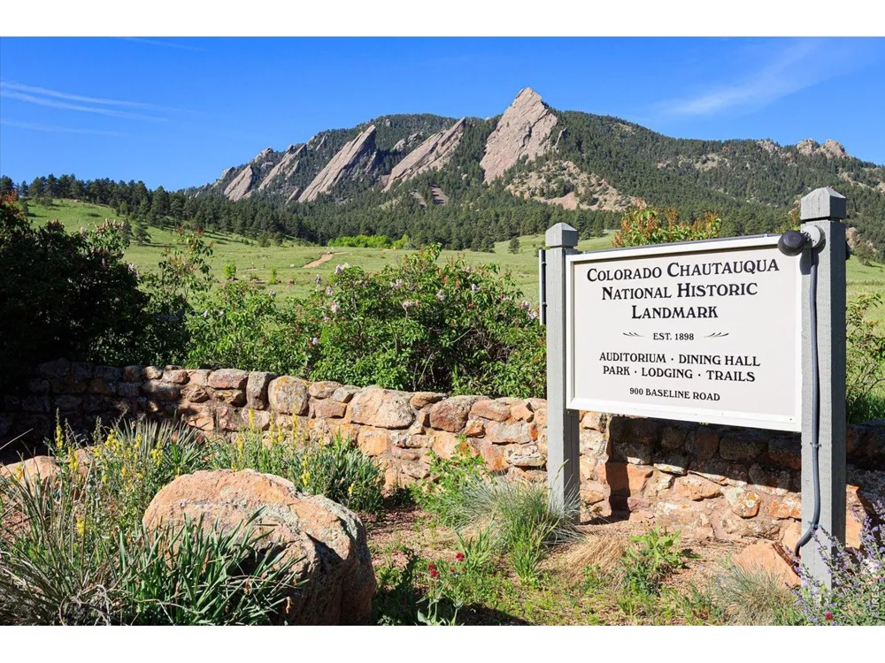 611 Cascade Avenue Boulder, CO 80302
