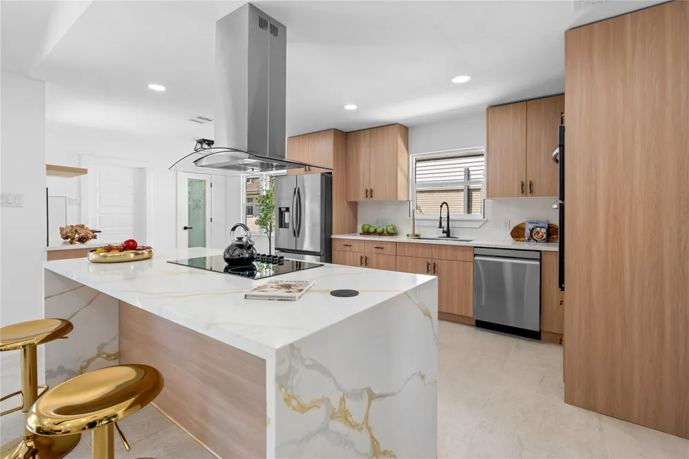 5751 Jason Street Houston, TX 77096