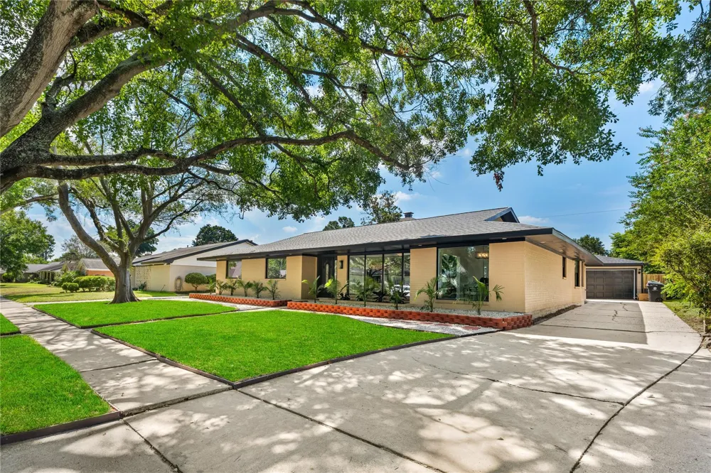 5751 Jason Street Houston, TX 77096