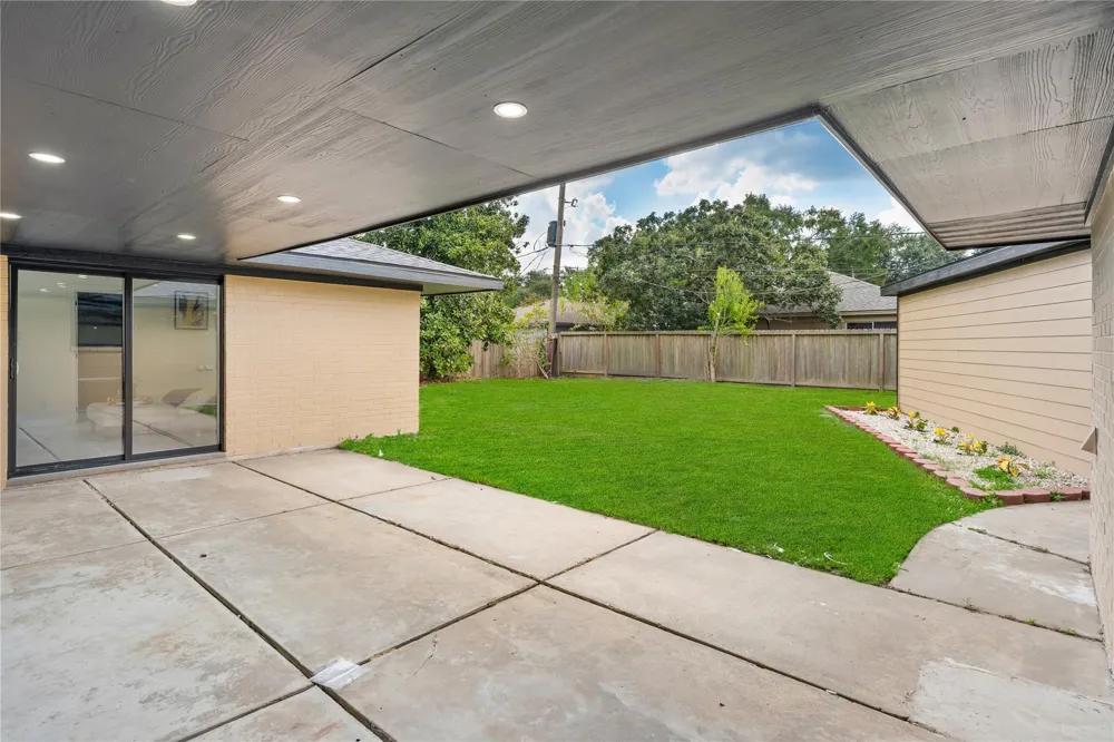5751 Jason Street Houston, TX 77096