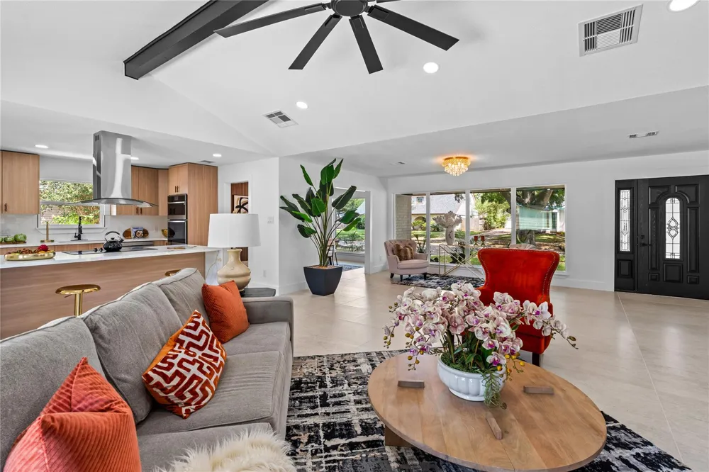 5751 Jason Street Houston, TX 77096