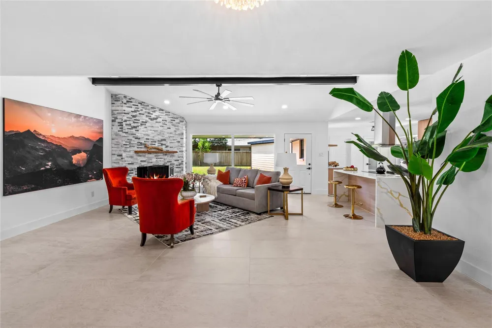 5751 Jason Street Houston, TX 77096