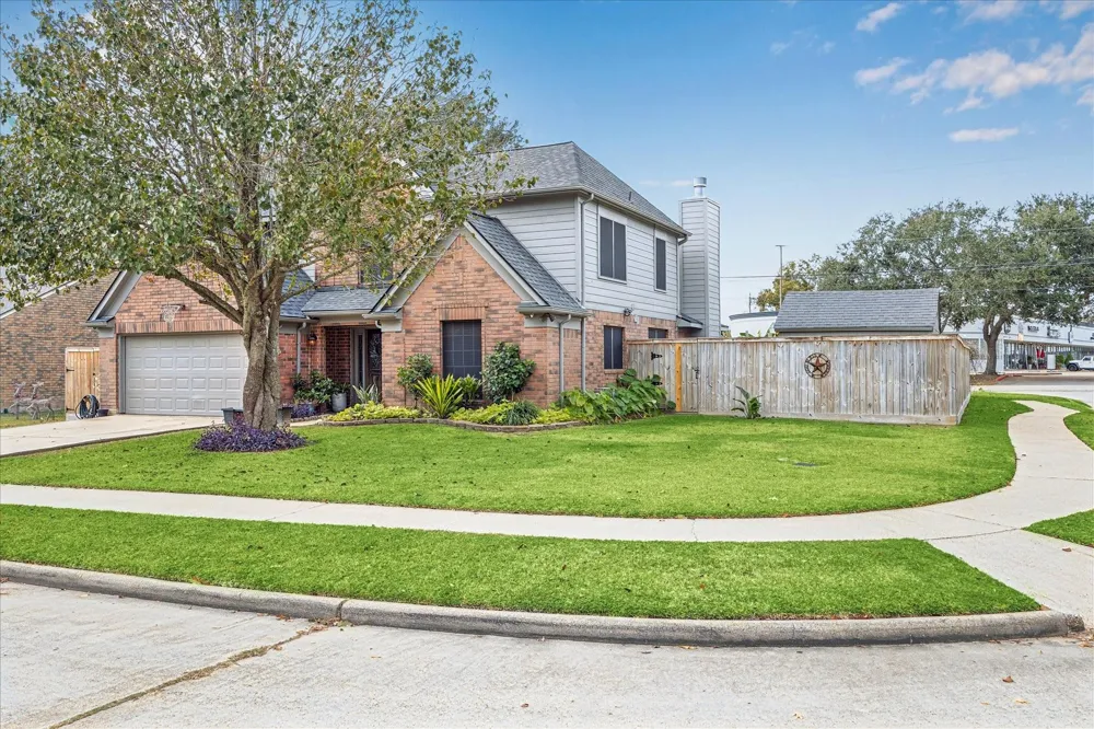 2702 Glendale Drive Pearland, TX 77584