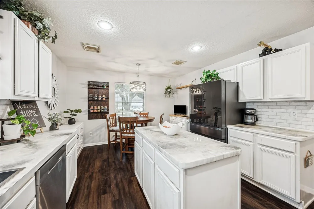 2702 Glendale Drive Pearland, TX 77584