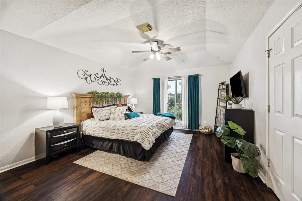 2702 Glendale Drive Pearland, TX 77584