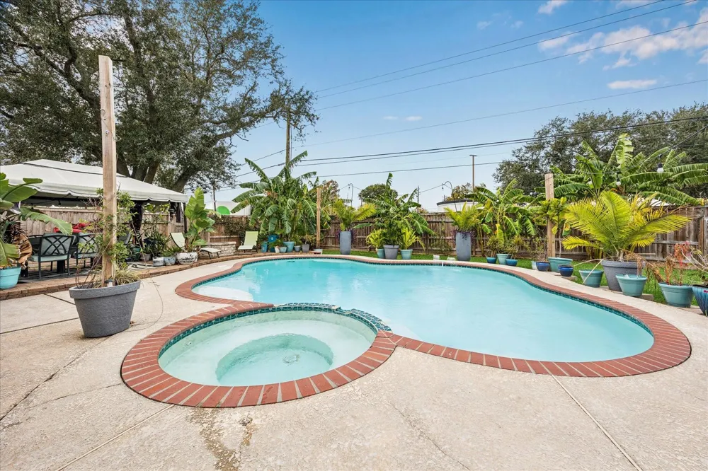 2702 Glendale Drive Pearland, TX 77584