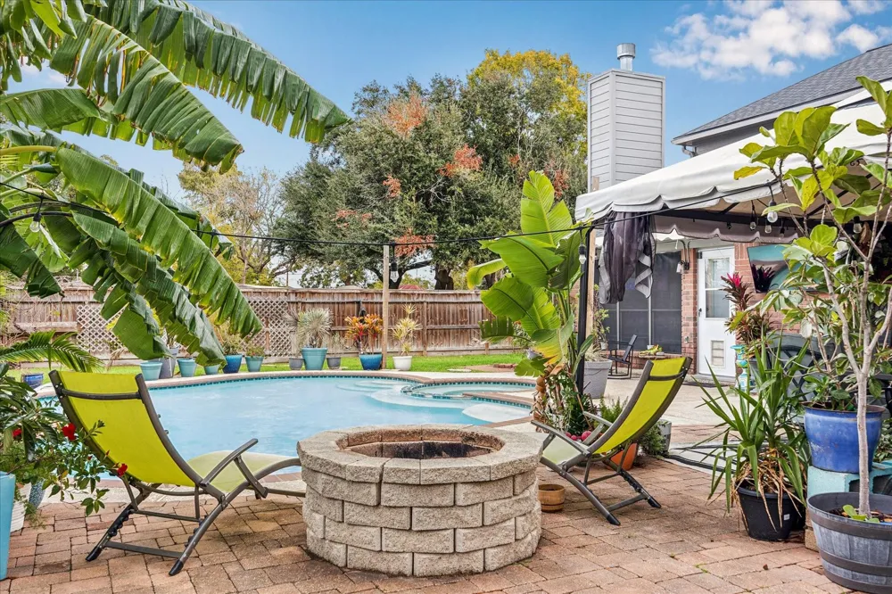 2702 Glendale Drive Pearland, TX 77584