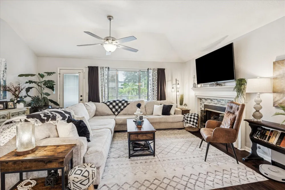 2702 Glendale Drive Pearland, TX 77584