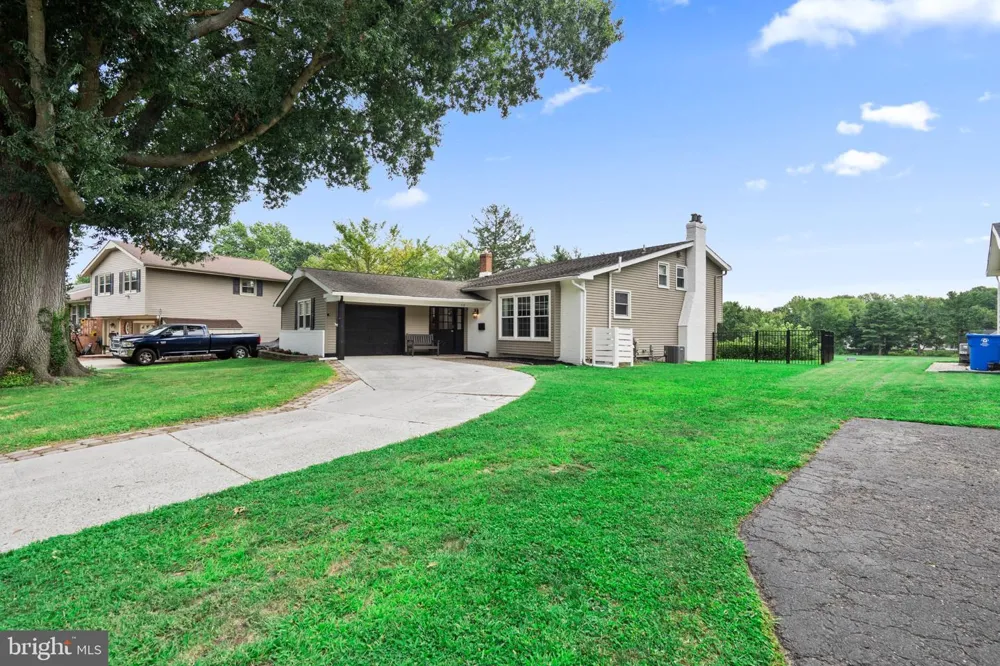 113 RAMBLEWOOD PARKWAY Mount Laurel, NJ 08054