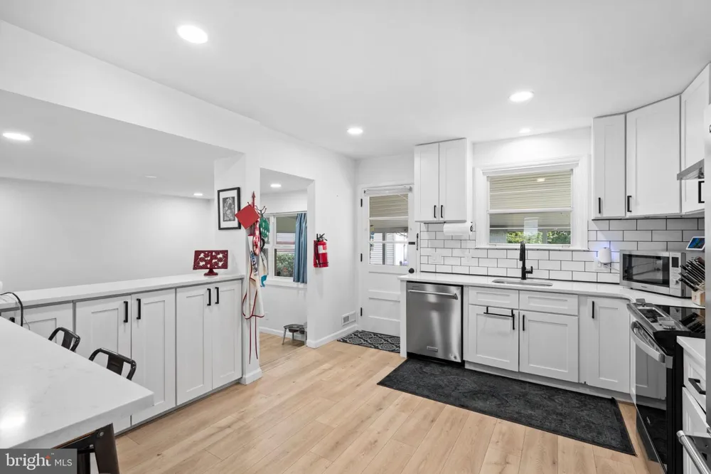 113 RAMBLEWOOD PARKWAY Mount Laurel, NJ 08054