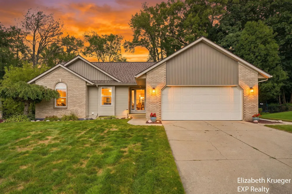 1031 Legacy Drive NE Comstock Park, MI 49321