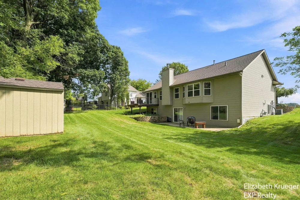 1031 Legacy Drive NE Comstock Park, MI 49321