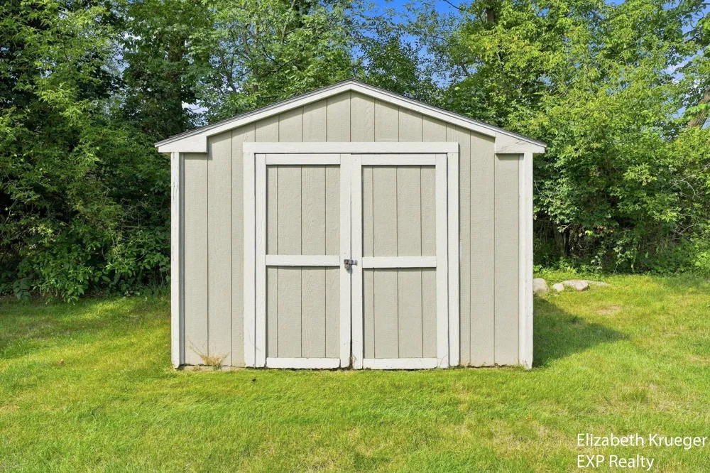 1031 Legacy Drive NE Comstock Park, MI 49321