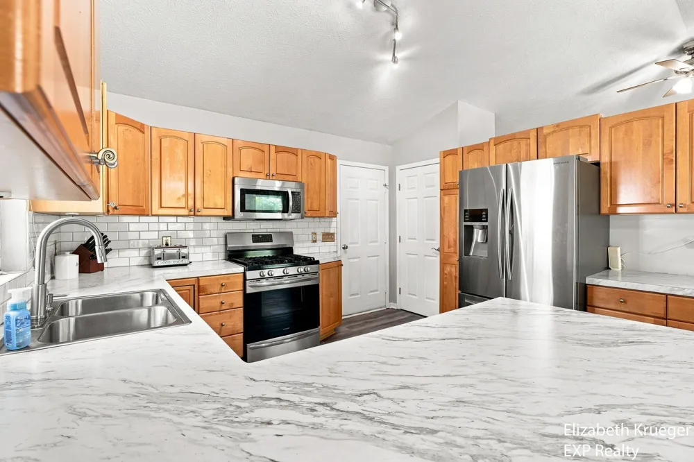 1031 Legacy Drive NE Comstock Park, MI 49321