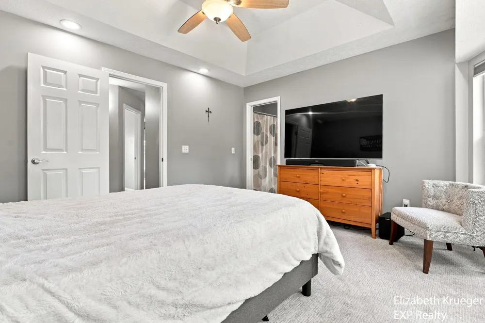 1031 Legacy Drive NE Comstock Park, MI 49321