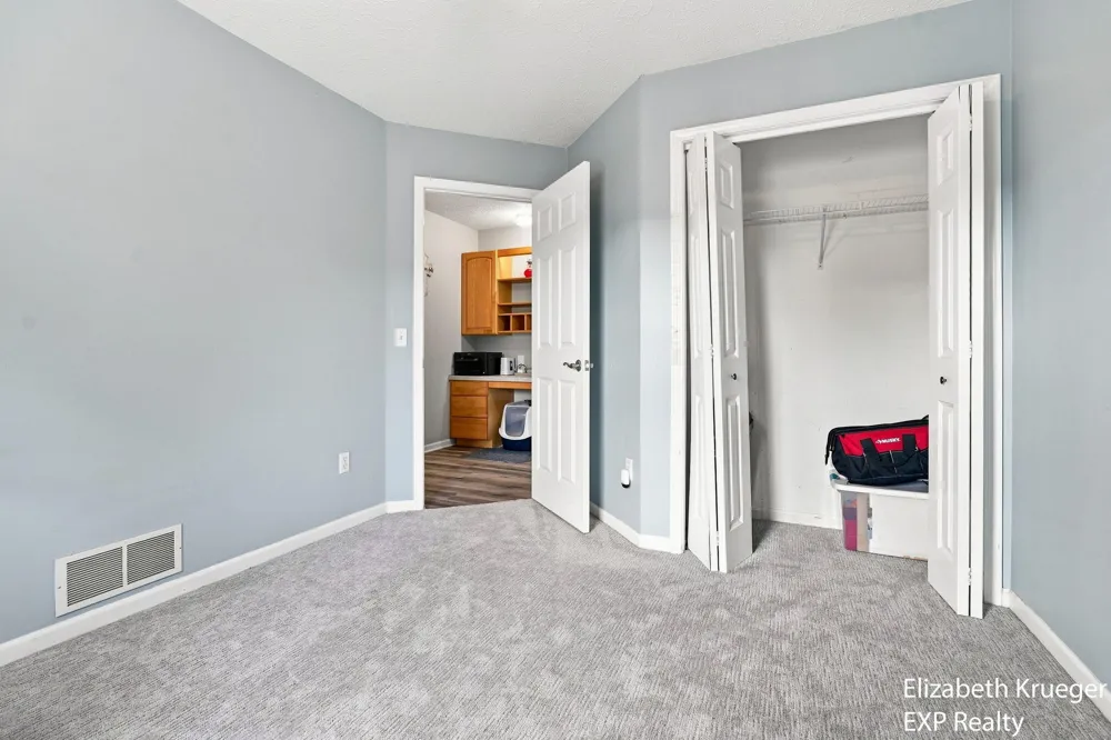 1031 Legacy Drive NE Comstock Park, MI 49321