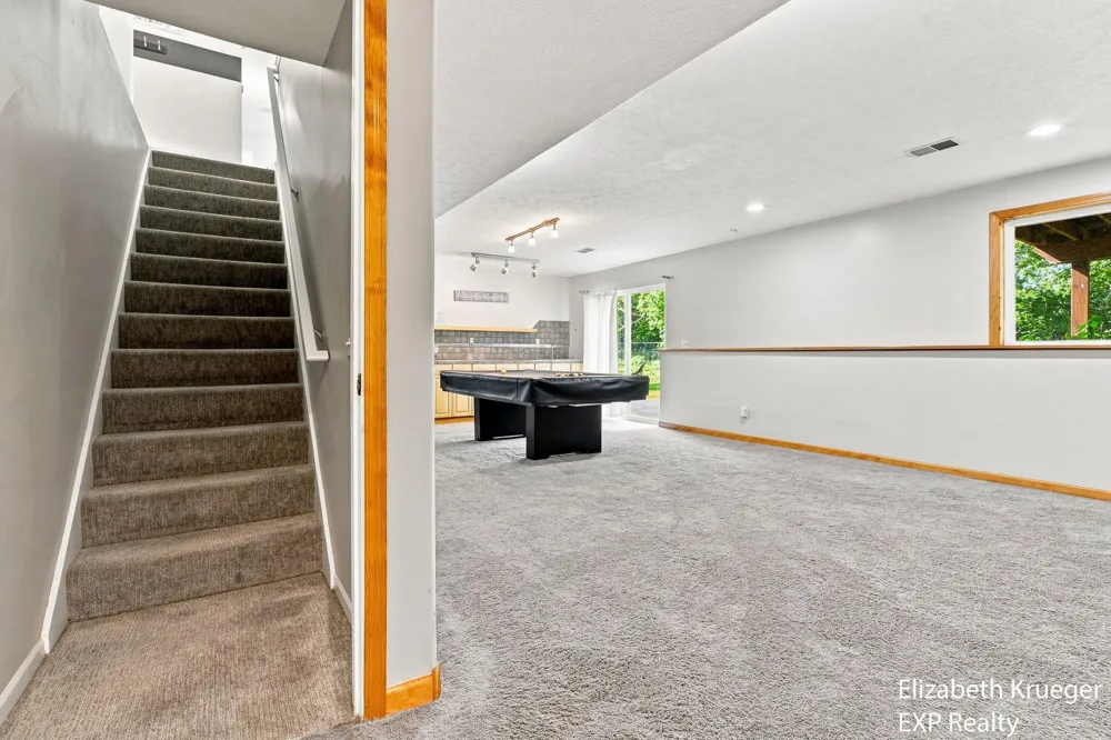 1031 Legacy Drive NE Comstock Park, MI 49321