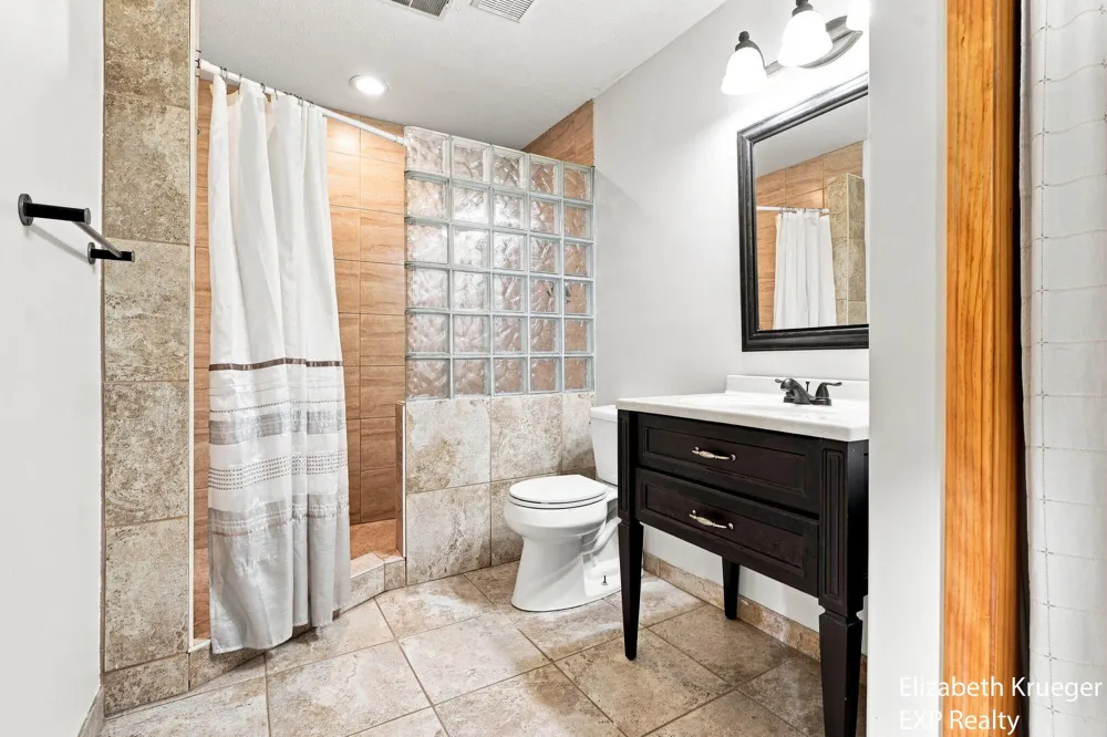 1031 Legacy Drive NE Comstock Park, MI 49321