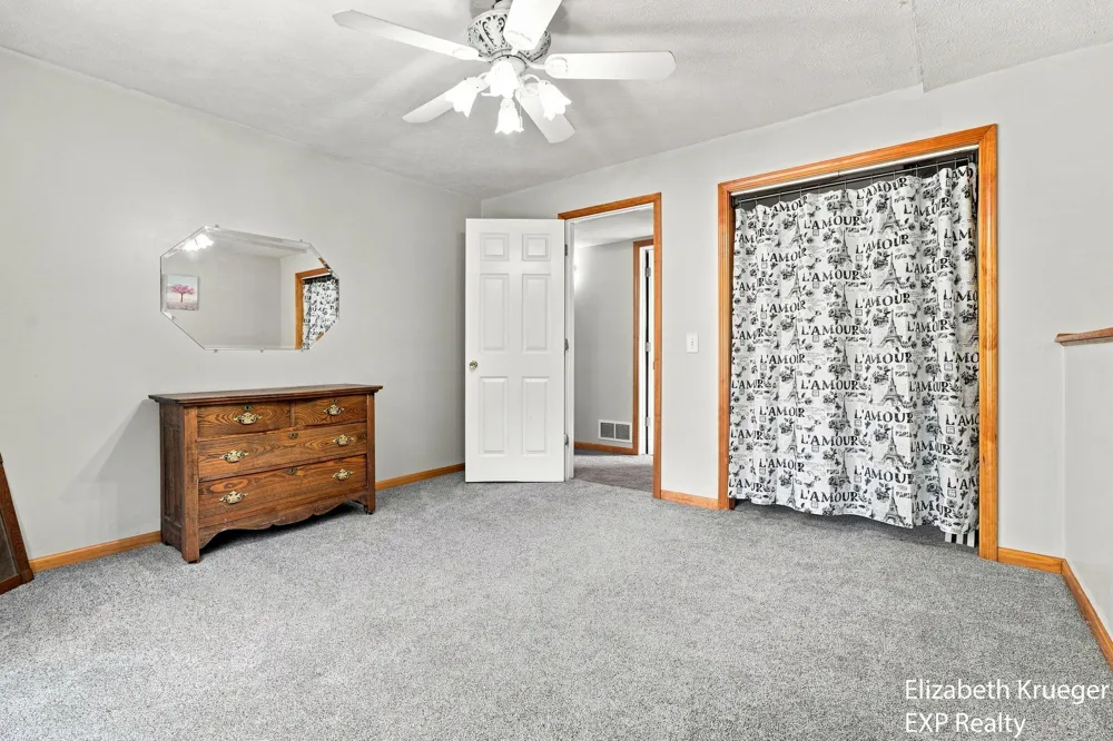 1031 Legacy Drive NE Comstock Park, MI 49321
