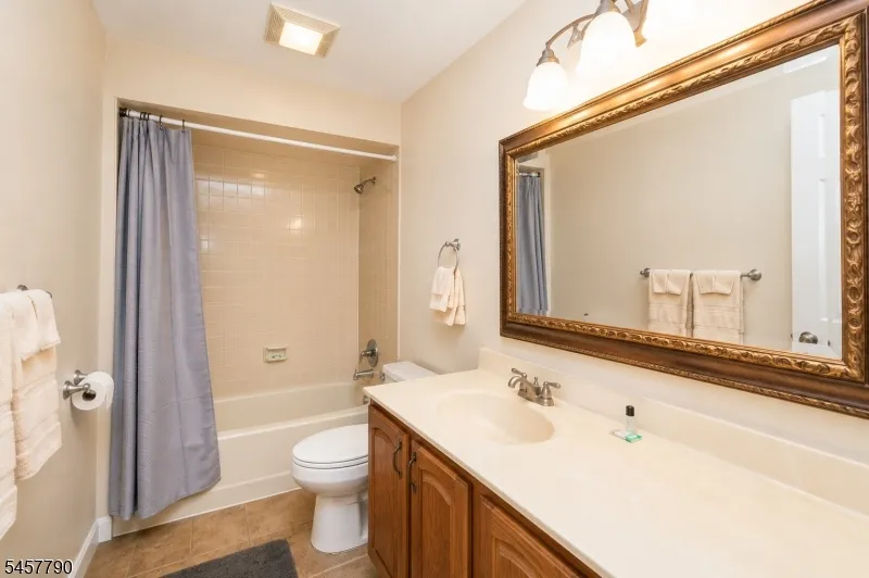 5 Red Lodge Dr 2 #2 Unit 2 Vernon, NJ 07462
