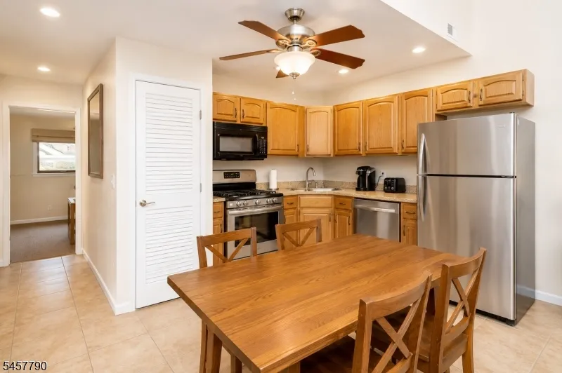 5 Red Lodge Dr 2 #2 Unit 2 Vernon, NJ 07462
