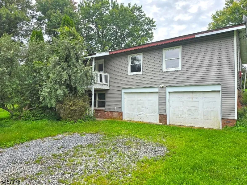 7 Jeanette Ln Holland, NJ 08848