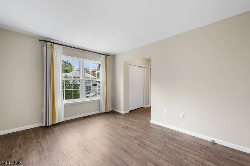 11 Canterbury Cir Franklin, NJ 08873