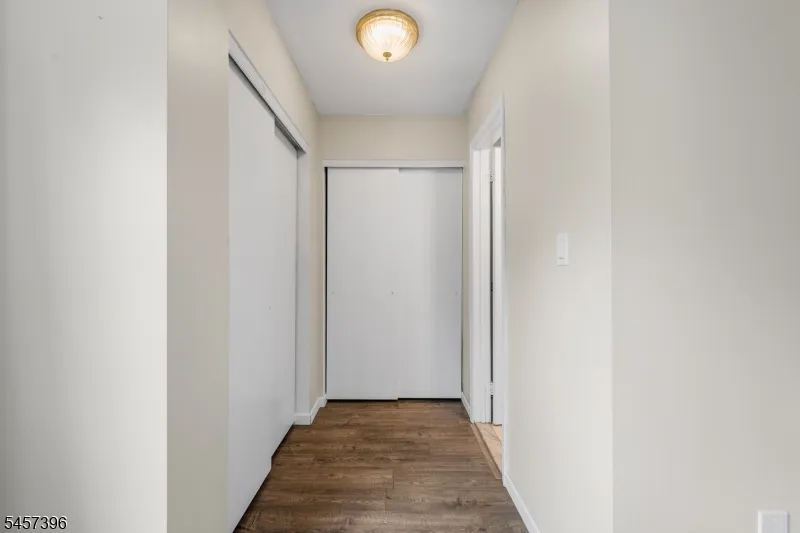 11 Canterbury Cir Franklin, NJ 08873