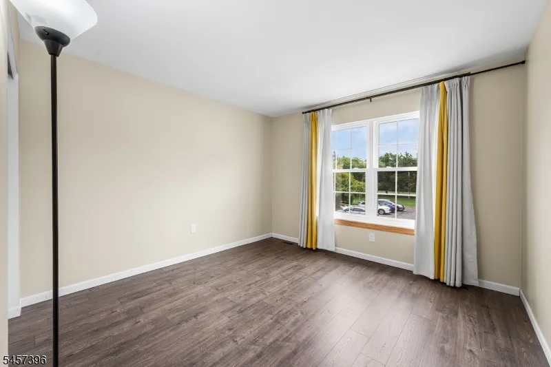 11 Canterbury Cir Franklin, NJ 08873