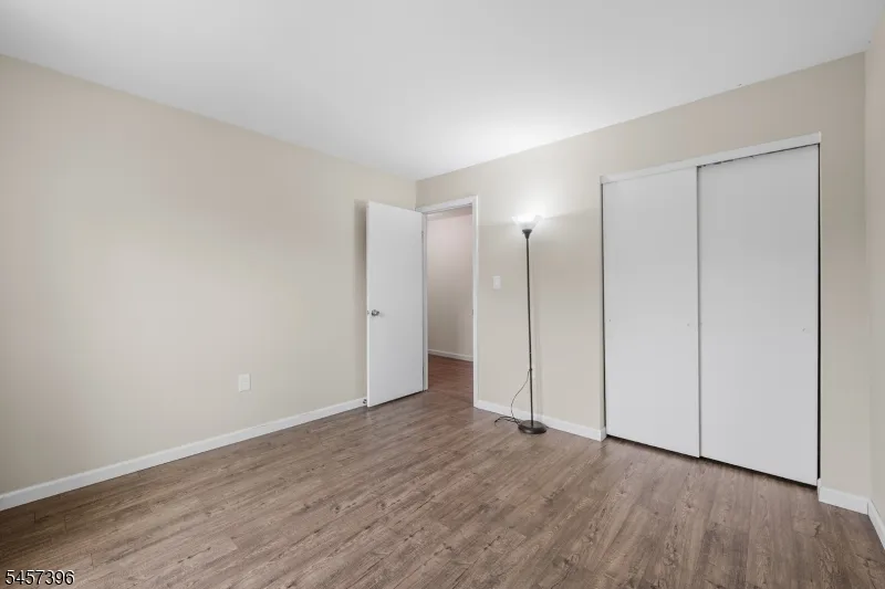 11 Canterbury Cir Franklin, NJ 08873