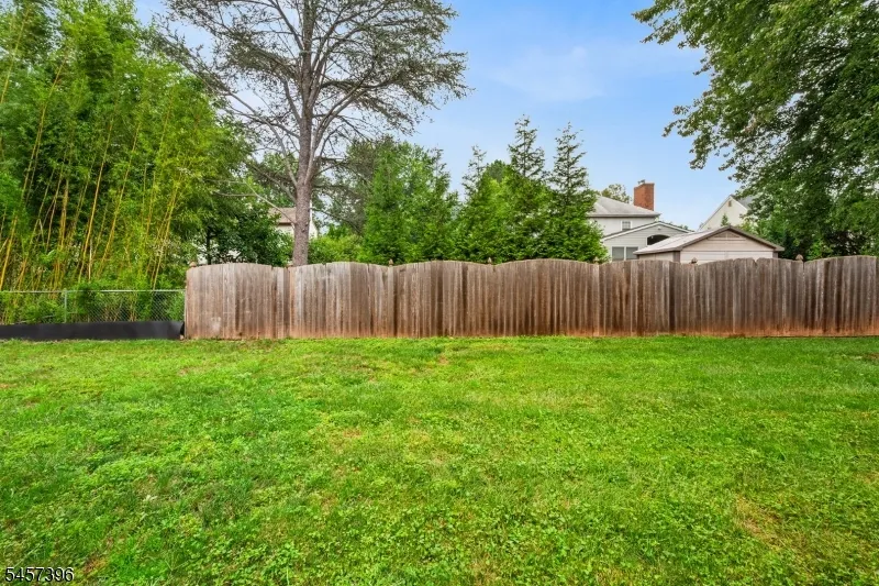 11 Canterbury Cir Franklin, NJ 08873