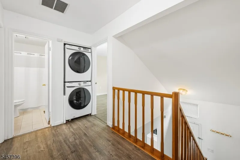 11 Canterbury Cir Franklin, NJ 08873