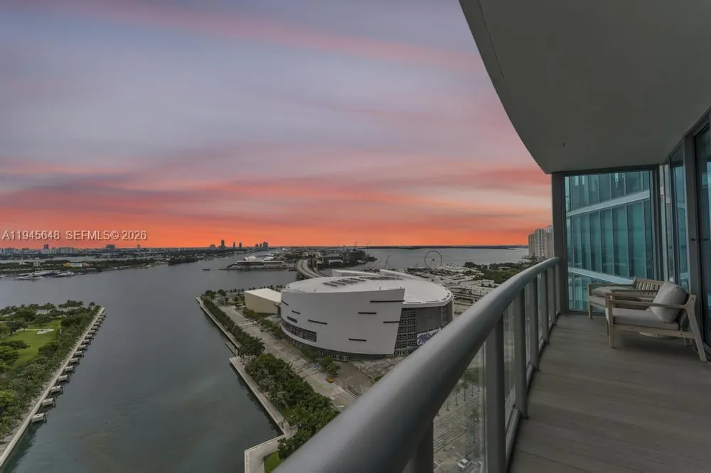 888 Biscayne Blvd #2409 Miami, FL 33132