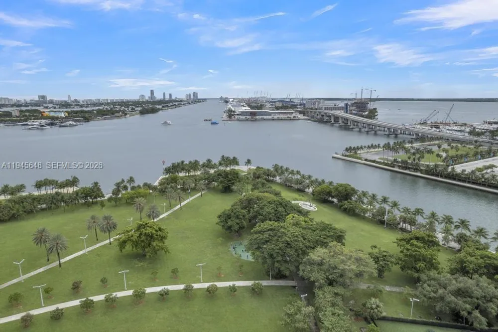 888 Biscayne Blvd #2409 Miami, FL 33132