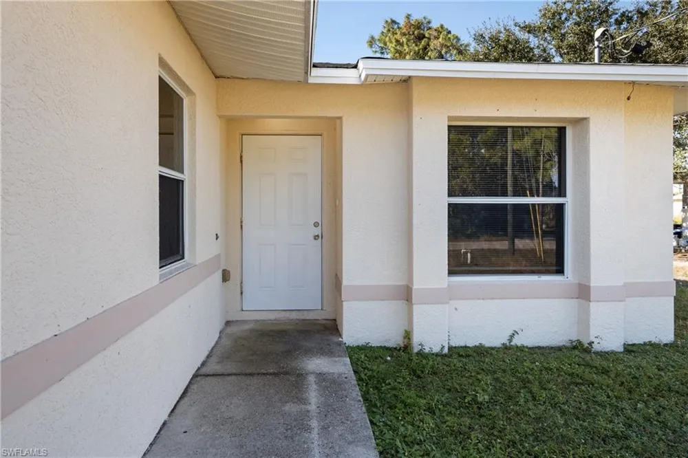 5107 25th Street SW Lehigh Acres, FL 33973