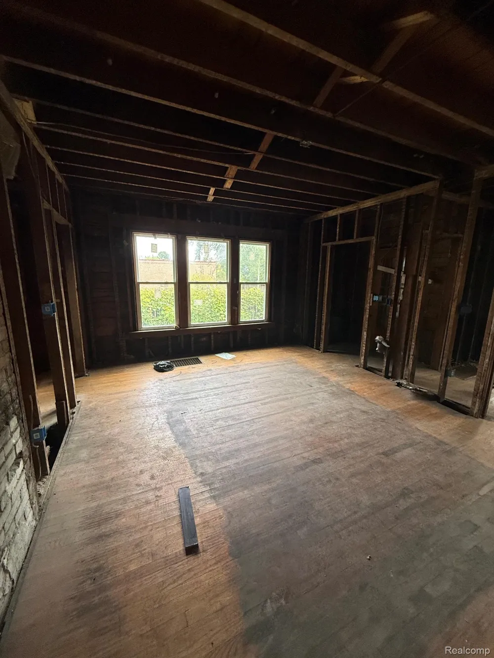 1028 Oak Street Flint City, MI 48503
