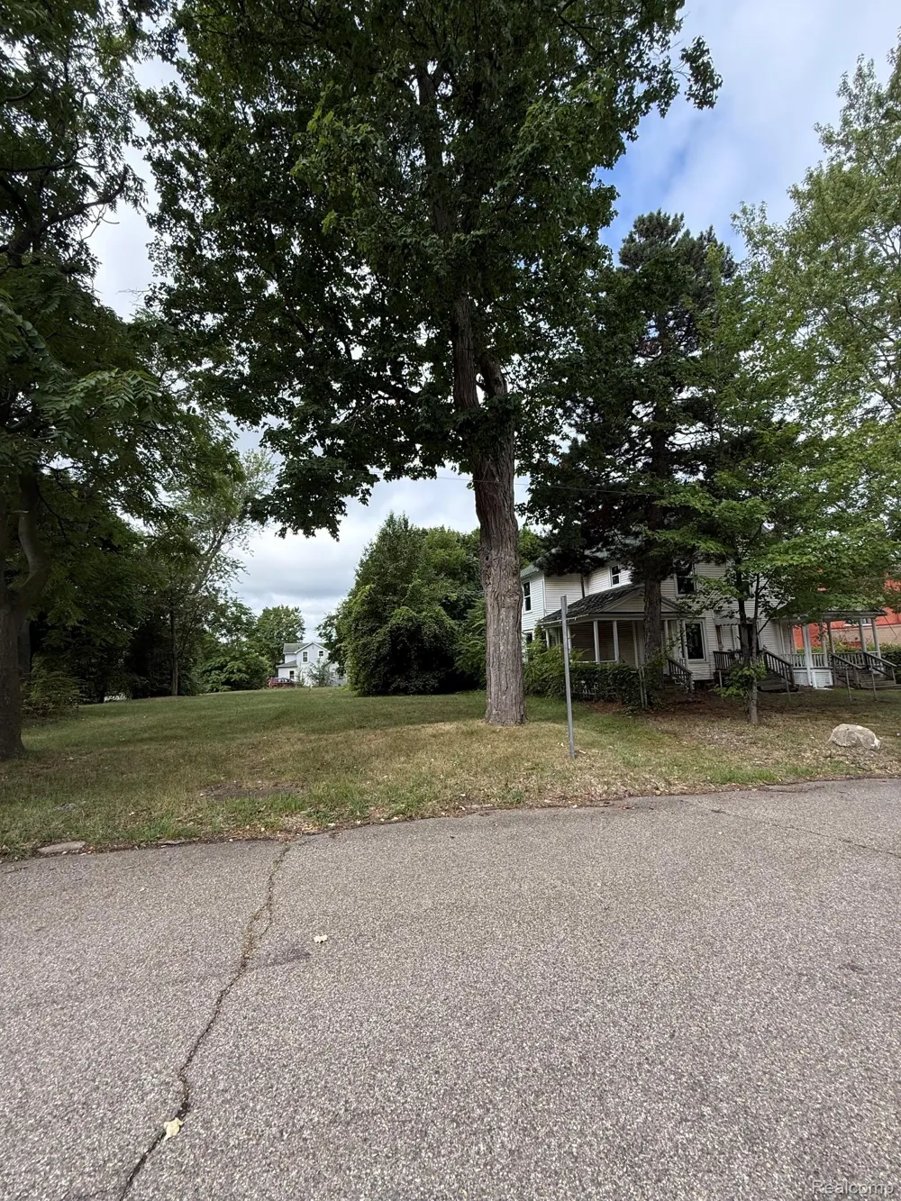 1028 Oak Street Flint City, MI 48503