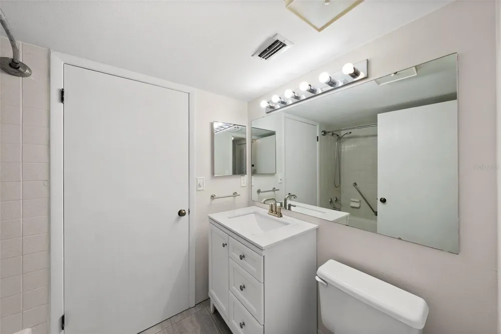 1423 PINE GLEN LANE #C1 Tarpon Springs, FL 34688
