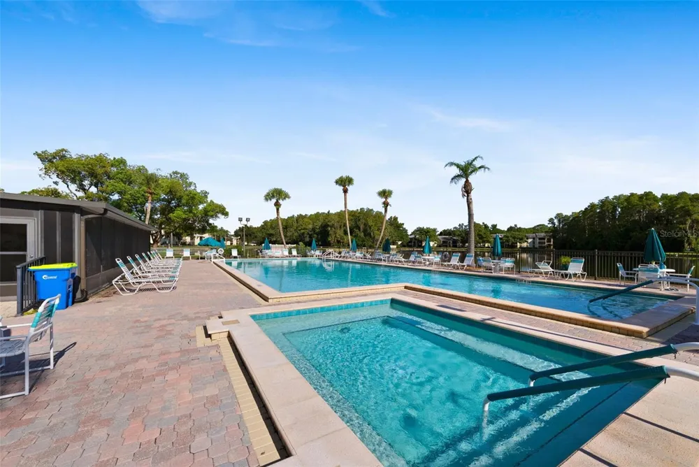 1423 PINE GLEN LANE #C1 Tarpon Springs, FL 34688