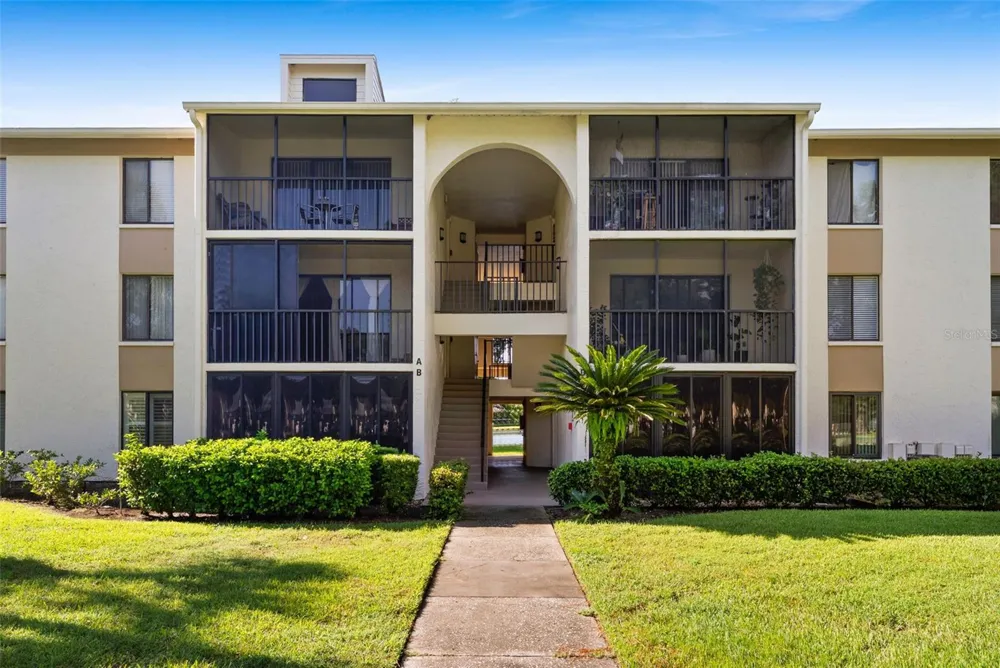 1423 PINE GLEN LANE #C1 Tarpon Springs, FL 34688