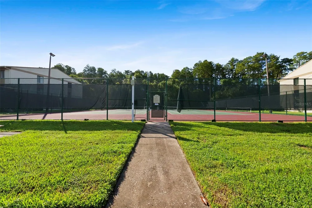 1423 PINE GLEN LANE #C1 Tarpon Springs, FL 34688