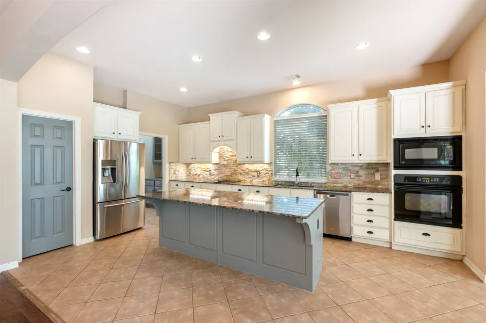 2238 Fernspring Drive Round Rock, TX 78665