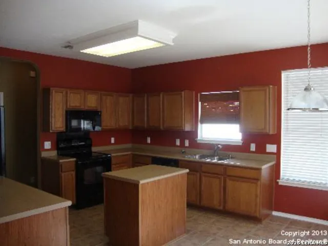 13726 Riverbank Helotes, TX 78023
