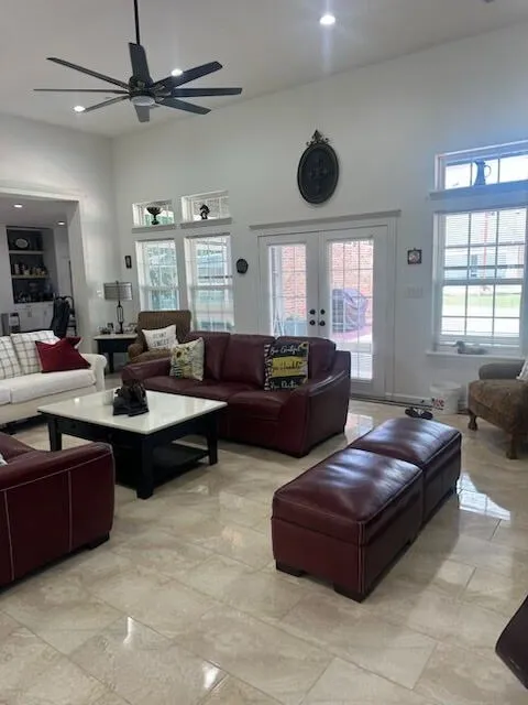 703 E Oates Road Garland, TX 75043