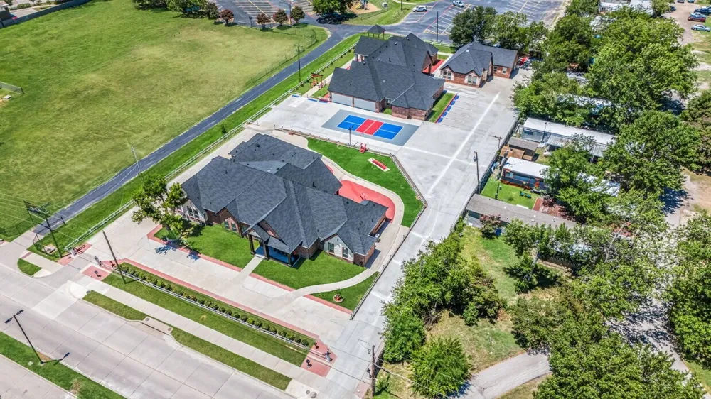 703 E Oates Road Garland, TX 75043