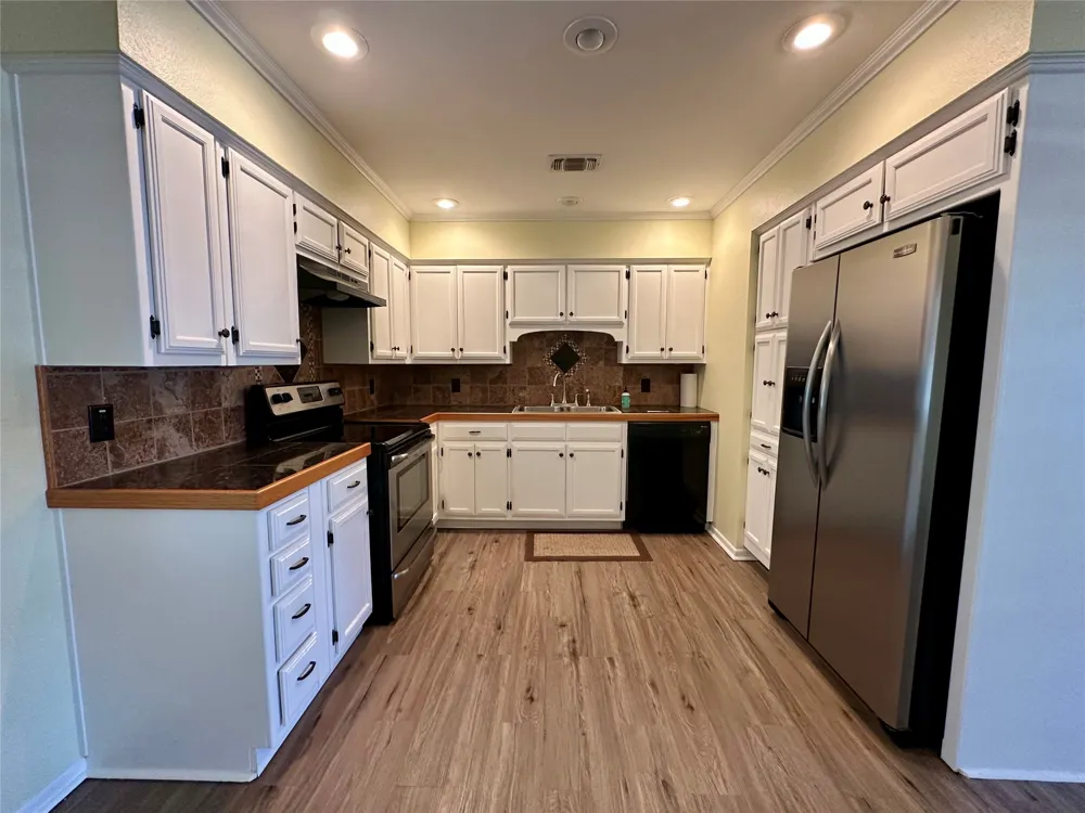 102 Mockingbird Circle Early, TX 76802