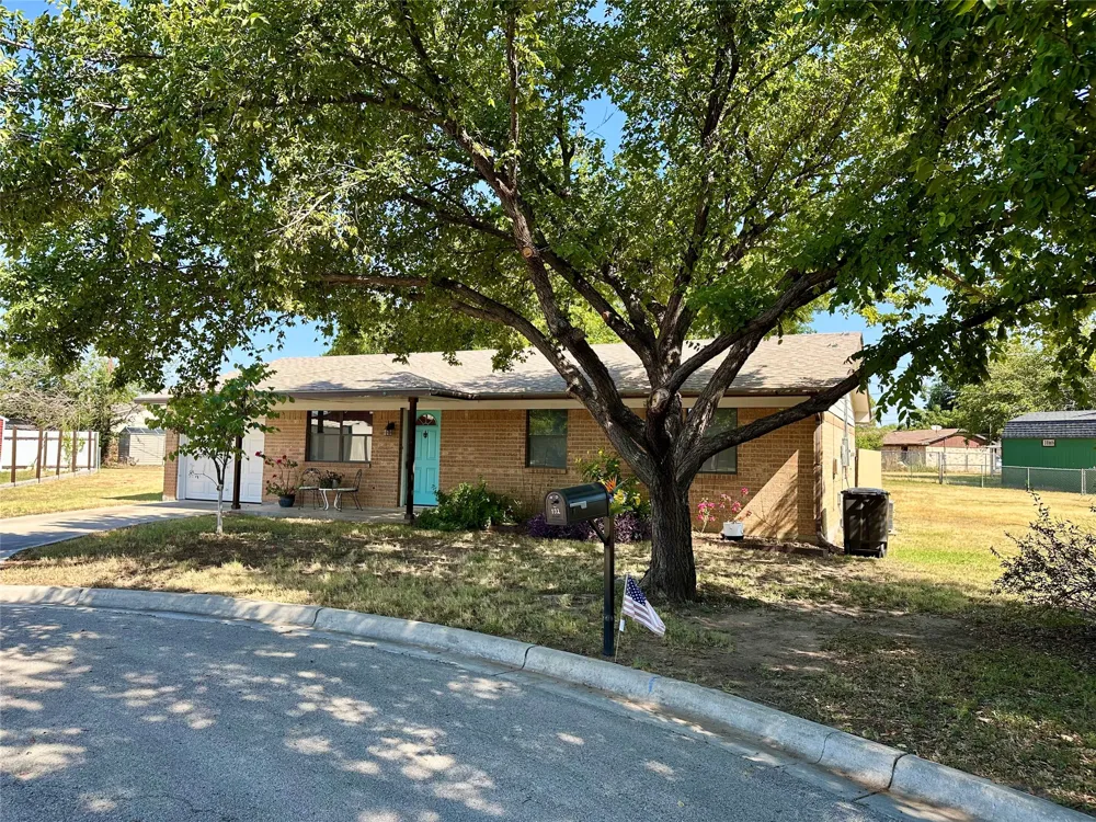 102 Mockingbird Circle Early, TX 76802